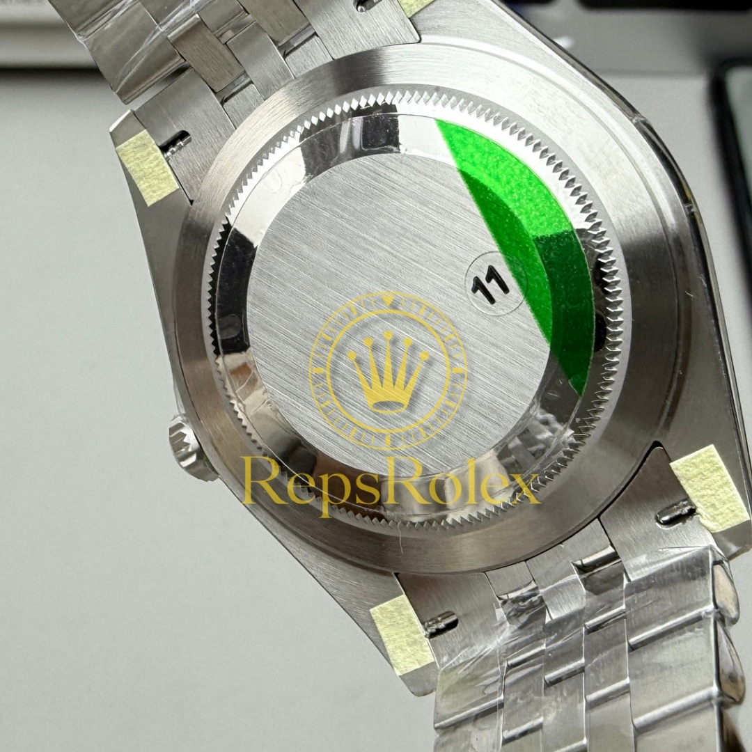 Rolex_Datejust_41_Blue _Index_Dial_126334_with_Fluted_Bezel_and_Jubilee_Bracelet