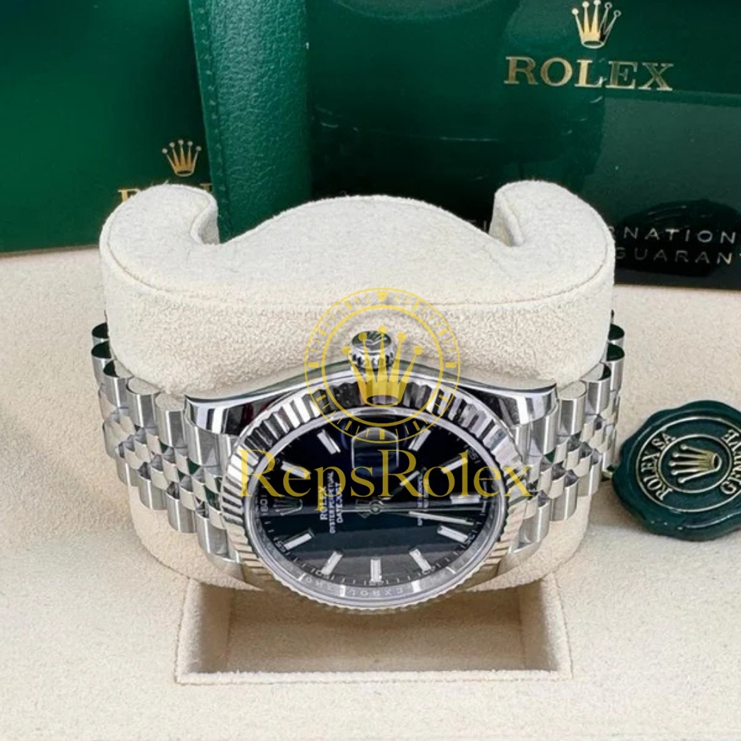 Rolex_Datejust_41_Blue _Index_Dial_126334_with_Fluted_Bezel_and_Jubilee_Bracelet