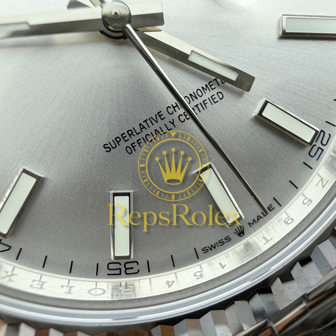 Rolex_Datejust_41_Silver_Index_Dial_126334_with_Fluted_Bezel_and_Jubilee_Bracelet