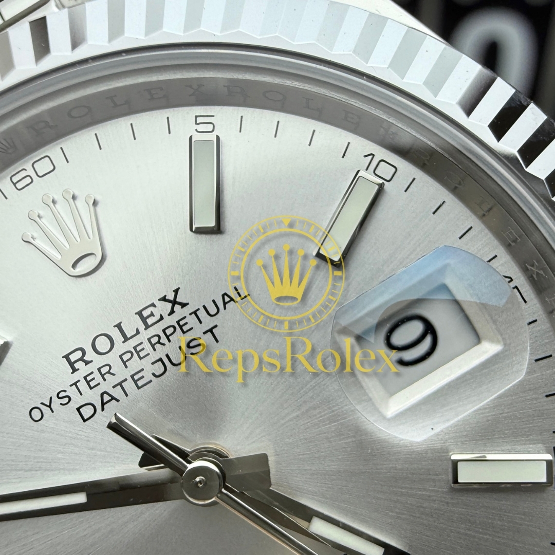 Rolex_Datejust_41_Silver_Index_Dial_126334_with_Fluted_Bezel_and_Jubilee_Bracelet